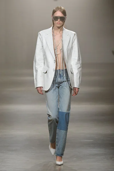 Look 13